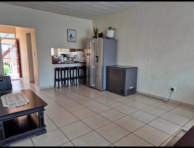 2 BEDROOM APARTMENT FOR SALE IN NEW REDRUTH